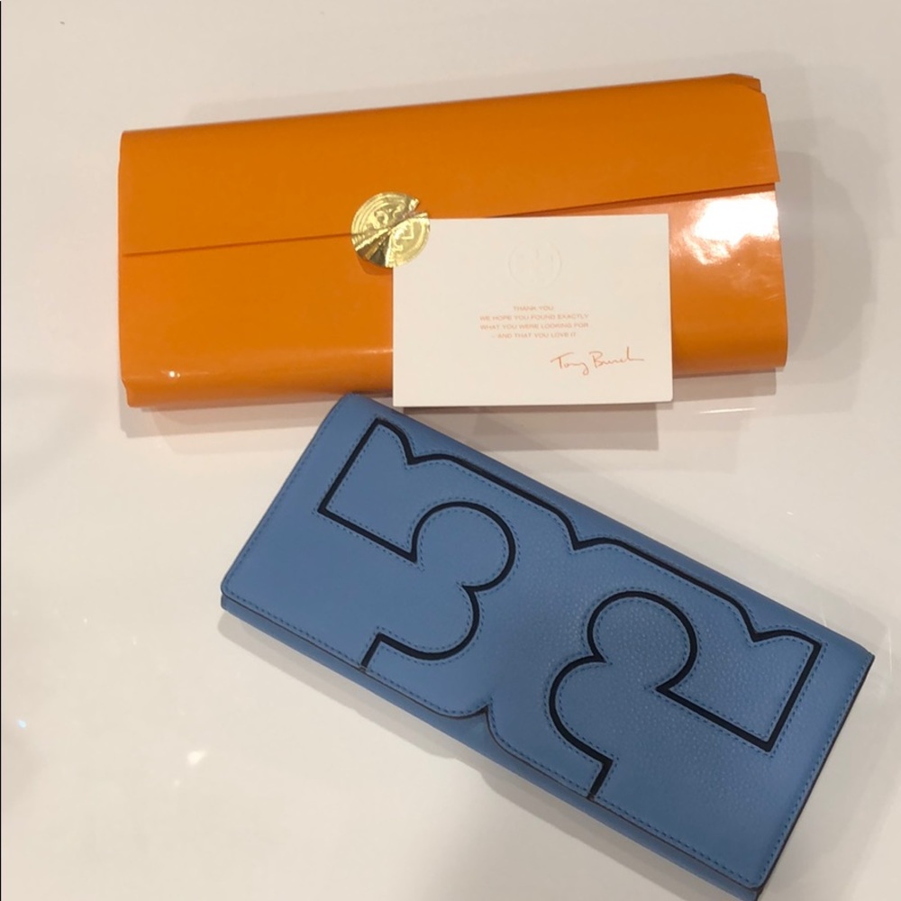 *NEW* Authentic Tory Burch Serif Clutch